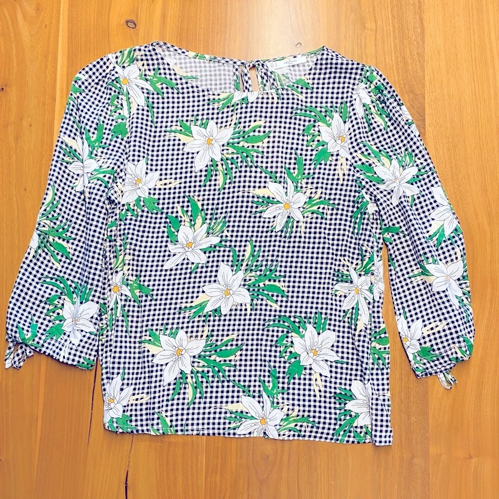 Lightweight Floral Quarter Length Sleeve Top - Picture 3 of 7